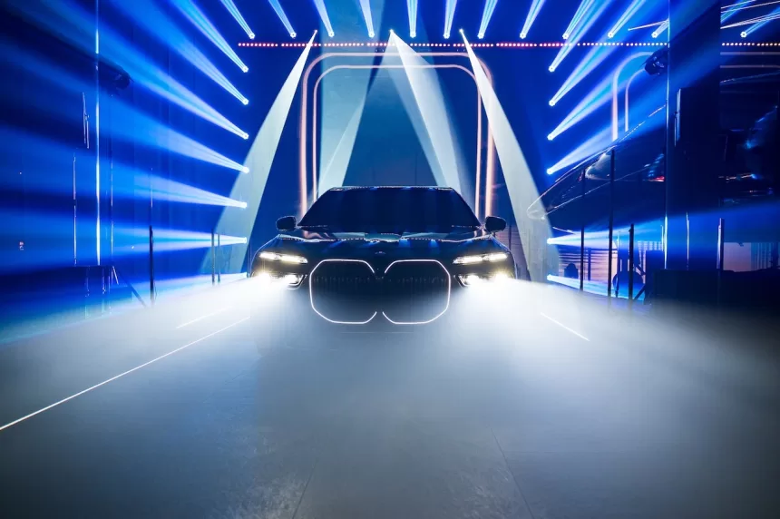 Lietuvoje – prabangiųjų „BMW 7“ premjera: parodytas elektra varomas sedanas „i7“