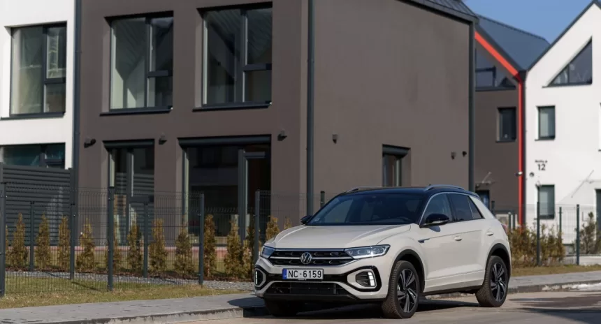 „Volkswagen“ turi naujieną lietuviams: į šalies atstovybes jau atvyko naujasis „T-Roc“ modelis