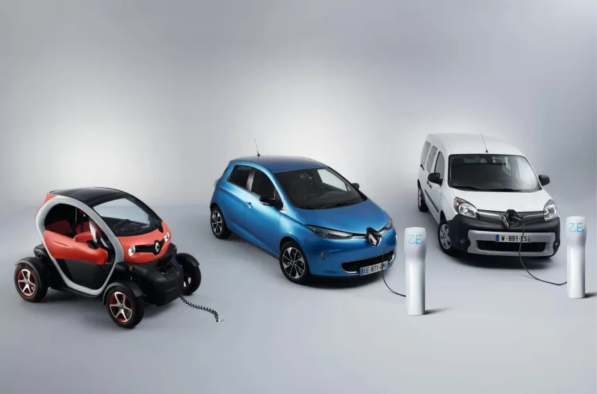 „Renault“ elektromobilių populiarumas auga lyg ant mielių: balandį užfiksuotas įspūdingas augimas