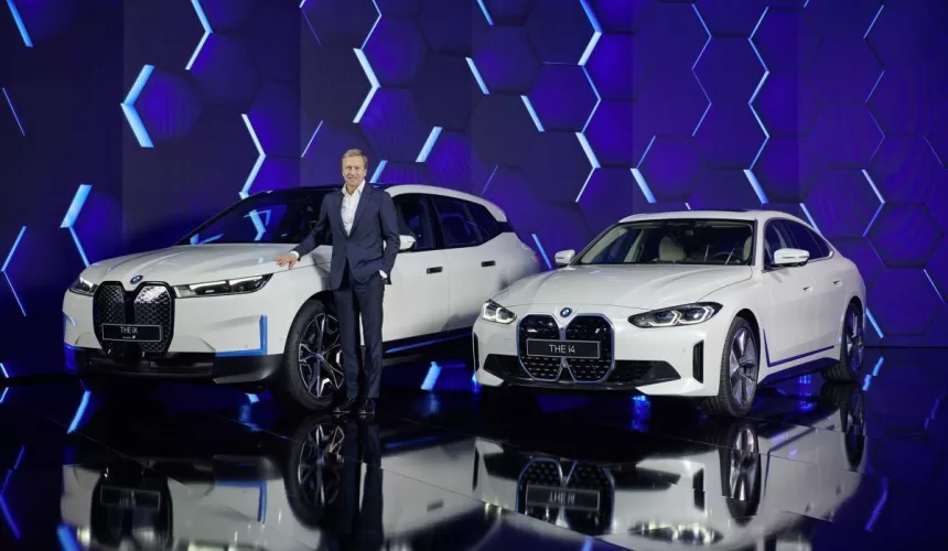 Dėl jų seilę varvins dauguma lietuvių: BMW prašneko apie naujuosius „iX” ir „i4” modelius