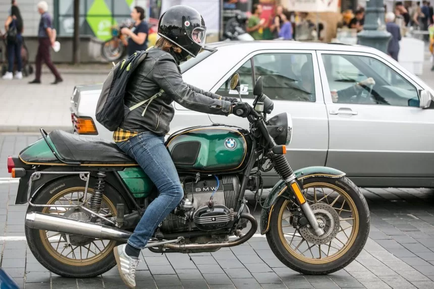 Vairuotojai švenčia: su B kategorija Lietuvoje galima vairuoti motociklus