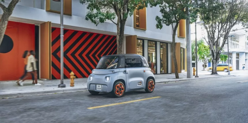 Vos 6000 eurų kainuojantis „Citroën” elektromobilis pastebėtas Kinijos gatvėse
