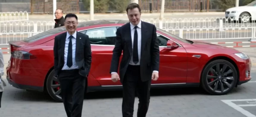 JAV elektromobilių milžinės laukia pokyčiai: E.Muskas ieško naujo „Tesla“ vadovo, aiškėja ir kas juo gali tapti